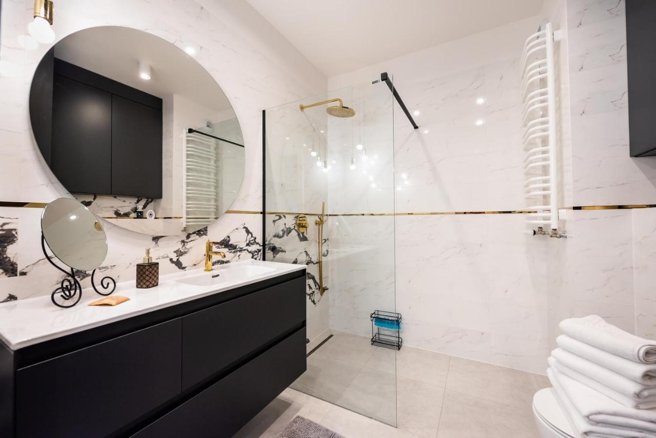 Wola Marble Apartment Varšava Exteriér fotografie