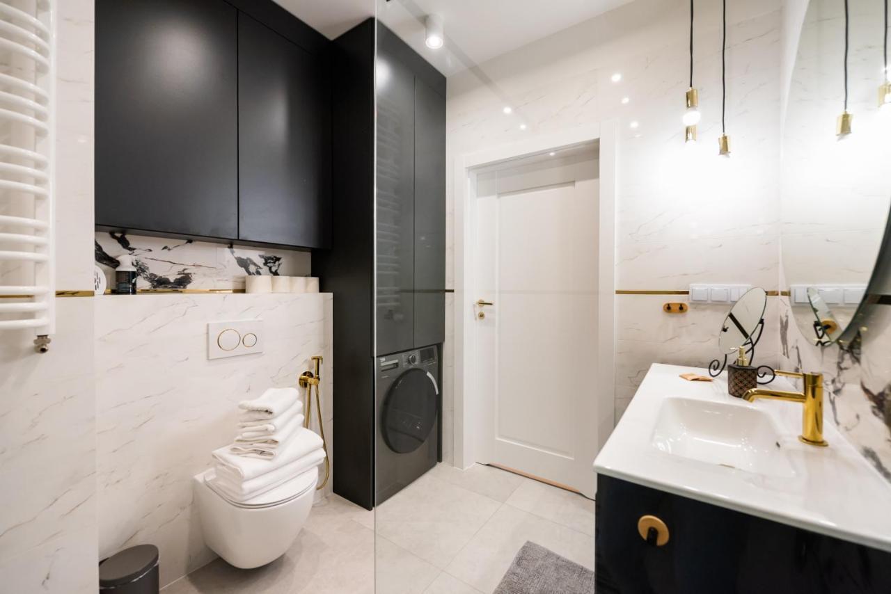Wola Marble Apartment Varšava Exteriér fotografie